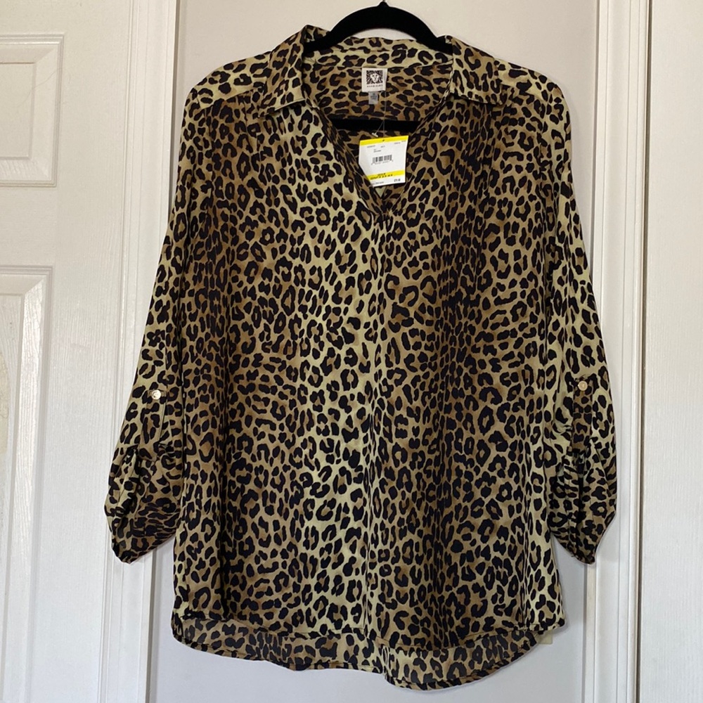 NWT Anne Klein Leopard Print Vneck Blouse Size M